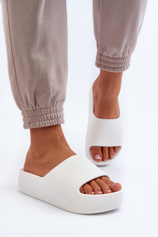  Čības ar masīvu zoli baltas krāsas Oreithano