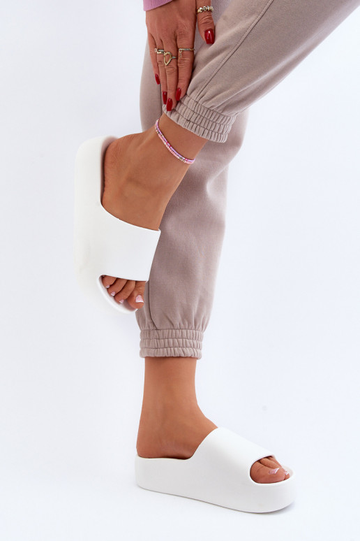  Čības ar masīvu zoli baltas krāsas Oreithano