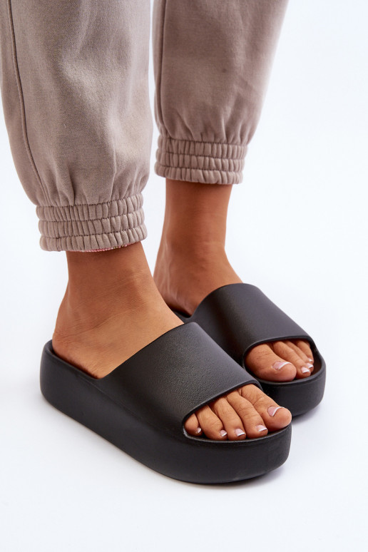  Čības ar masīvu zoli Melns Oreithano