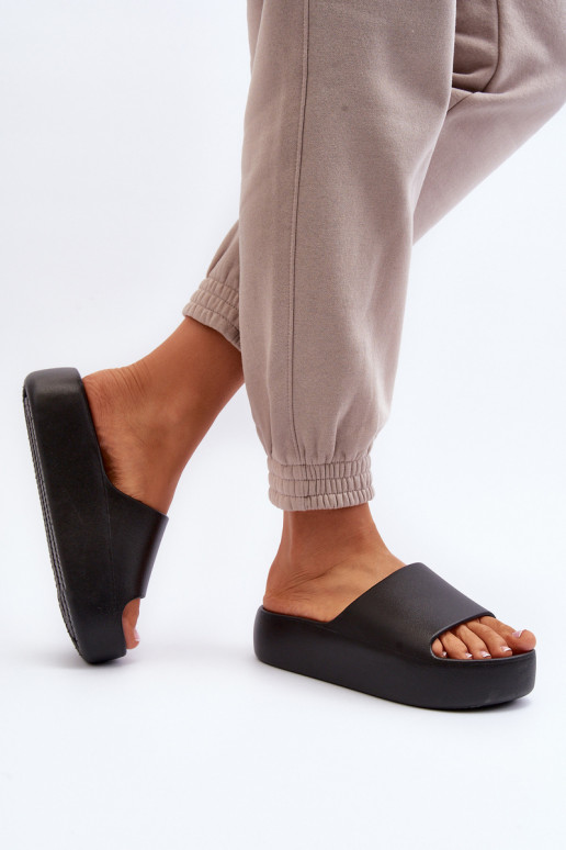  Čības ar masīvu zoli Melns Oreithano