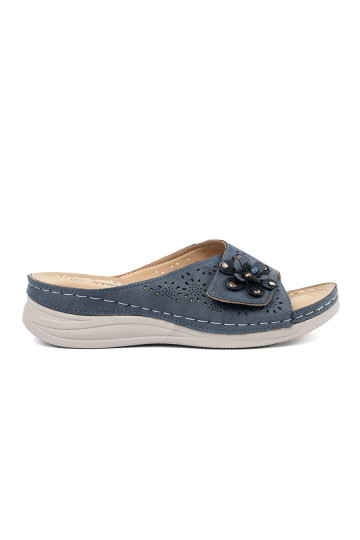 tumši zilas krāsas čības   z ozdobnym em