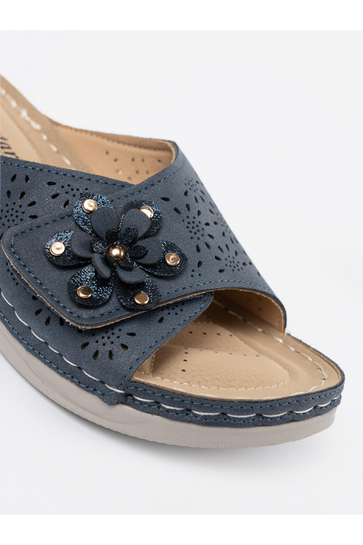 tumši zilas krāsas čības   z ozdobnym em tumši zilas krāsas čības   z ozdobnym em