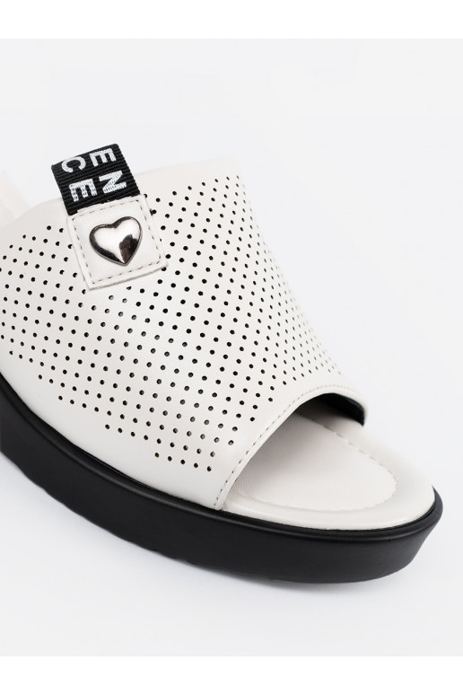 baltas krāsas  čības  ar platformu