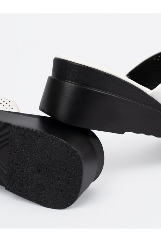 baltas krāsas  čības  ar platformu