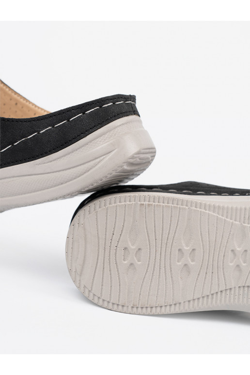 Melns  čības  z wycięciami