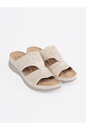 Ziloņkaula krāsas  čības  z wycięciami 2