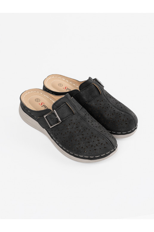 Melns čības  z pełnym noskiem i klamrą Melns čības  z pełnym noskiem i klamrą