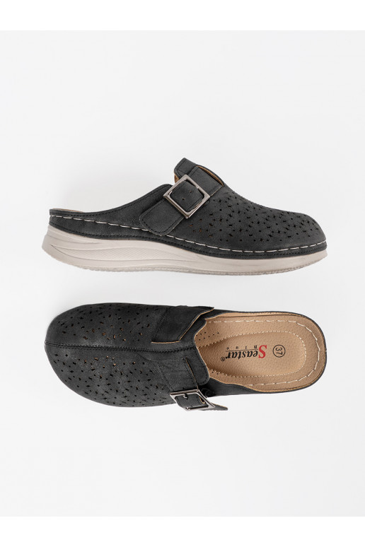 Melns čības  z pełnym noskiem i klamrą Melns čības  z pełnym noskiem i klamrą