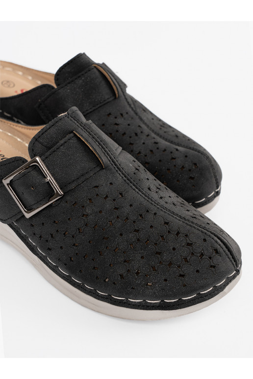 Melns čības  z pełnym noskiem i klamrą Melns čības  z pełnym noskiem i klamrą