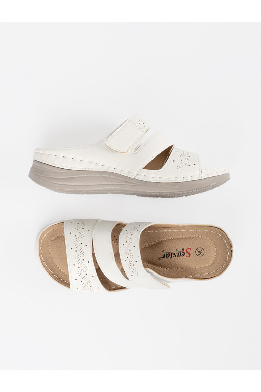  balta krāsa čības  