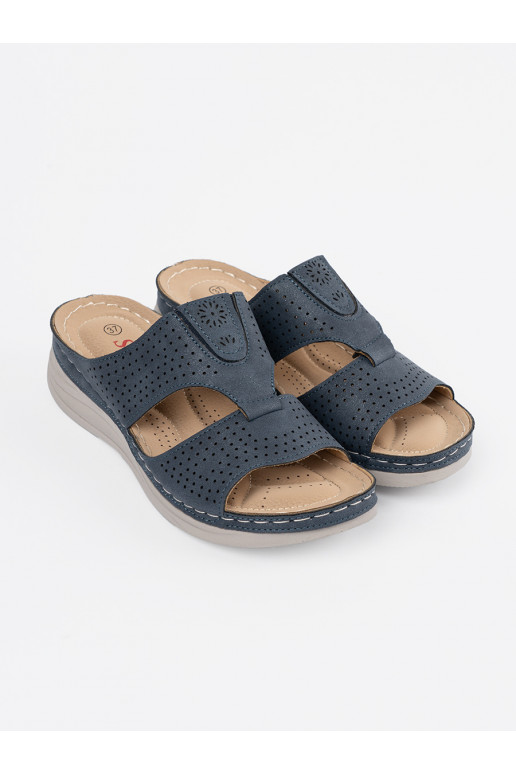 Zilas krāsas  čības  z wycięciami