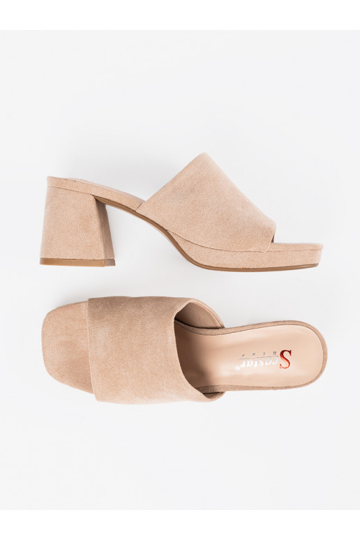 smilšu krāsas  čības  