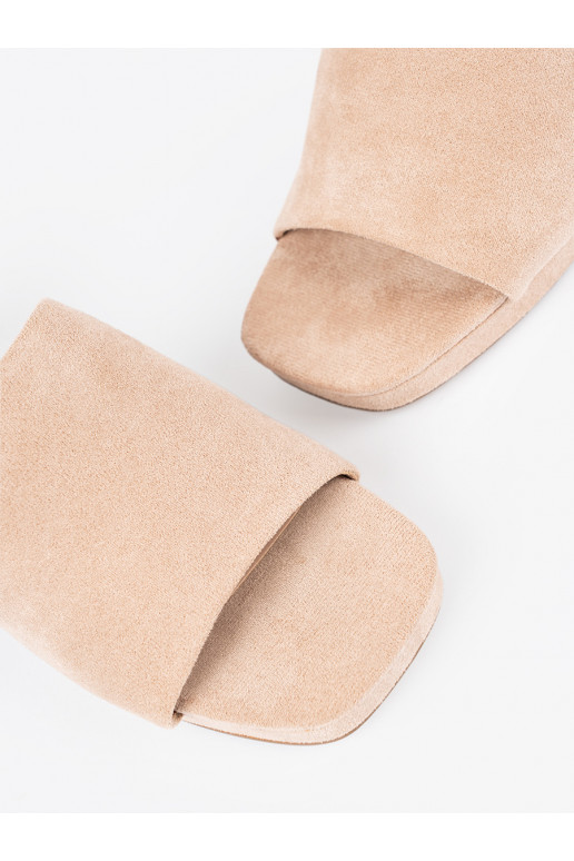 smilšu krāsas  čības  