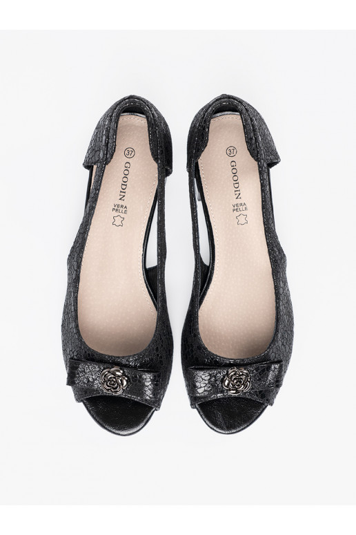 Melns  kurpes  Melns  kurpes