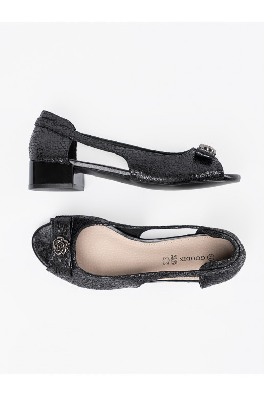 Melns  kurpes  Melns  kurpes