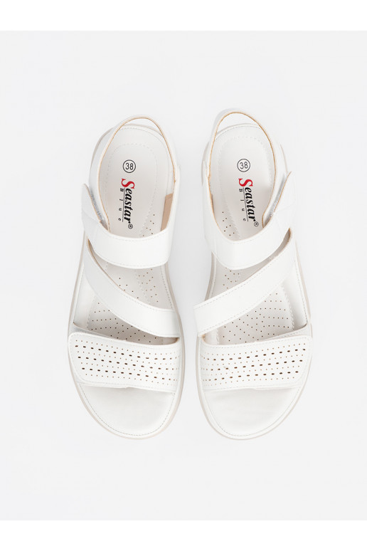 baltas krāsas kurpes  y