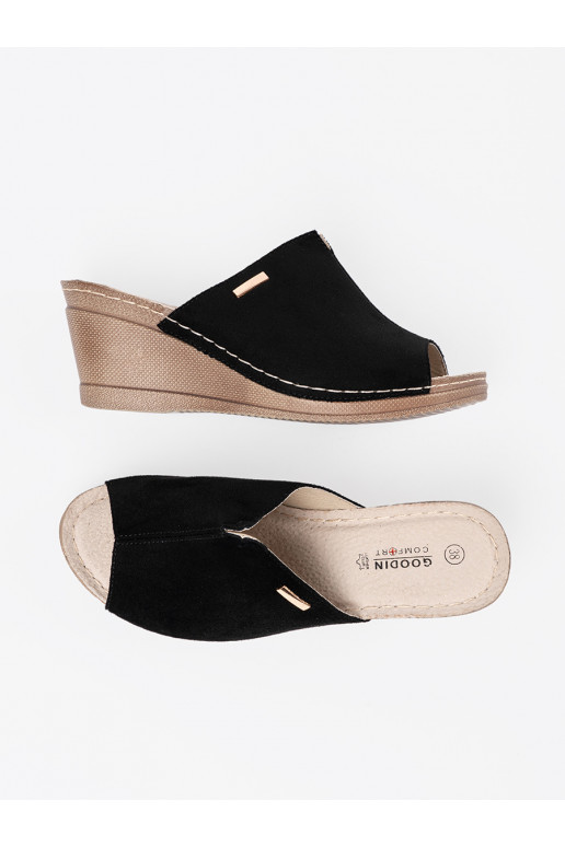  Melnas krāsas čības  ar platformu