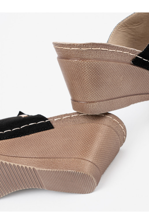  Melnas krāsas čības  ar platformu