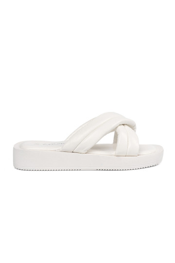 baltas krāsas  čības  ar platformu