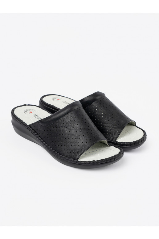 Čības ze skórzaną wkładką Melnas krāsas