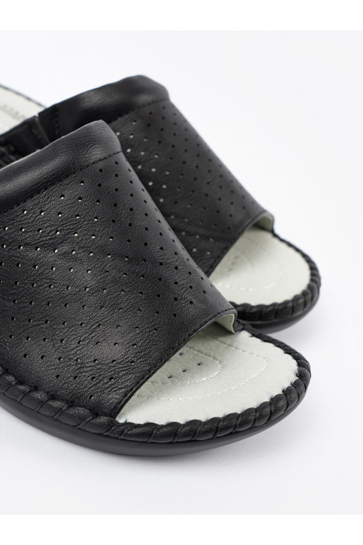 Čības ze skórzaną wkładką Melnas krāsas