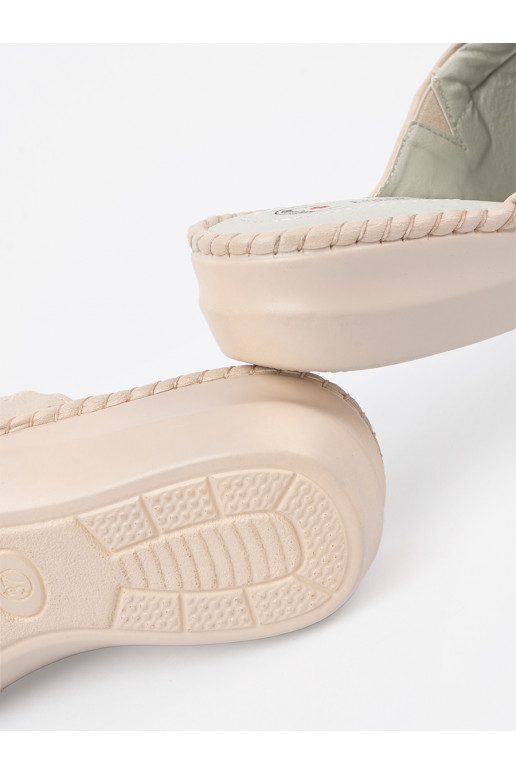 Ziloņkaula krāsas čības  z skórzaną wkładką