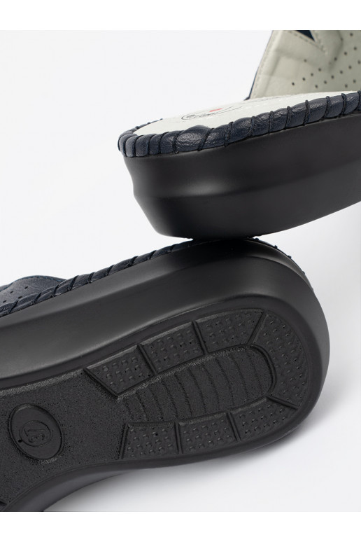 Čības ze skórzaną wkładką Zilas krāsas