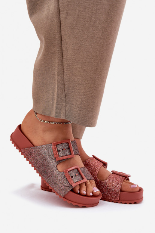 sieviešu čības ar mirdzumu I ar sprādzēmmi  RR285025 rozā krāsa  sieviešu čības ar mirdzumu I ar sprādzēmmi  RR285025 rozā krāsa