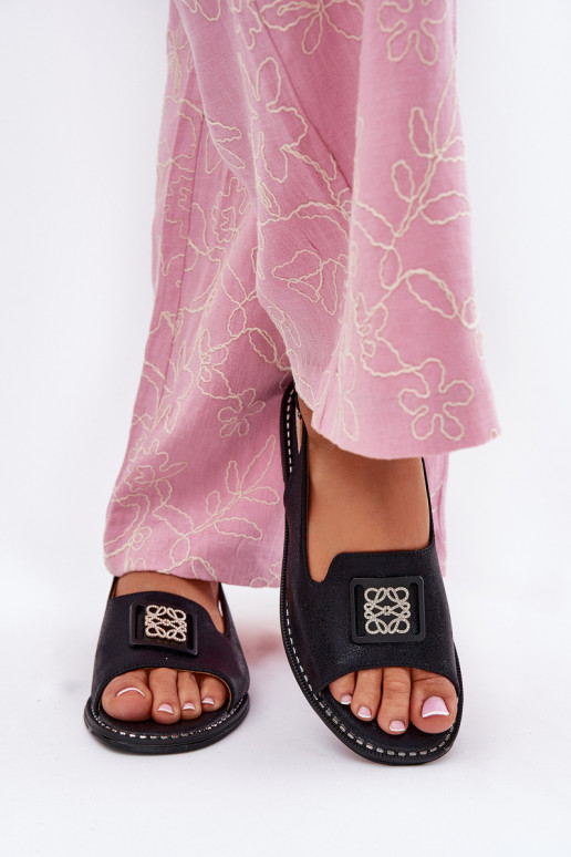 Eleganta stila Sieviešu basenes ar platiem papēžiem ar ornamentiem S.Barski KV51-082 Melns Eleganta stila Sieviešu basenes ar platiem papēžiem ar ornamentiem S.Barski KV51-082 Melns