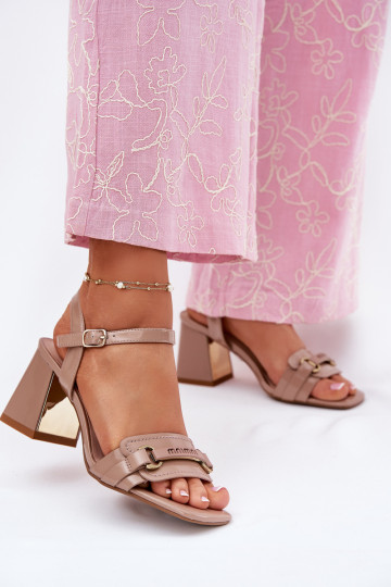 Lakotas basenes ar papēdi smilšu krāsas Mevonelle