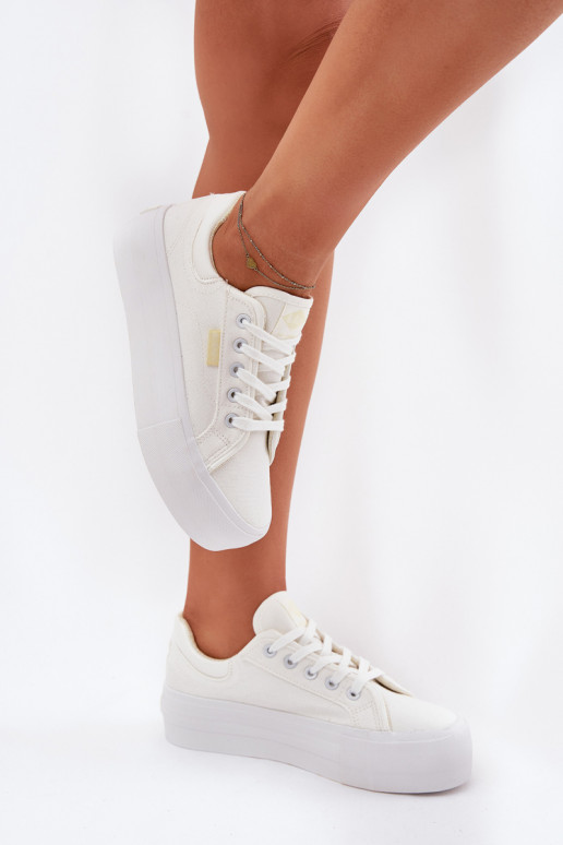 sieviešu puszābaki ar platformu Lee Cooper LCW-25-31-3450L baltas krāsas