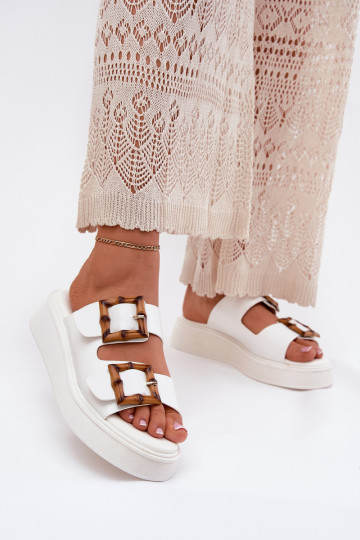 Eko Čibas no dabīgas ādas  ar platformu ar sprādzēm baltas krāsas Xanivia 2