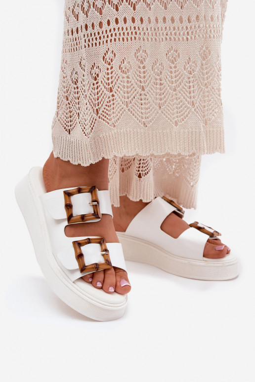 Eko Čibas no dabīgas ādas  ar platformu ar sprādzēm baltas krāsas Xanivia