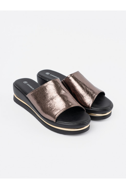 Metallic čības   ar platformu Metallic čības   ar platformu