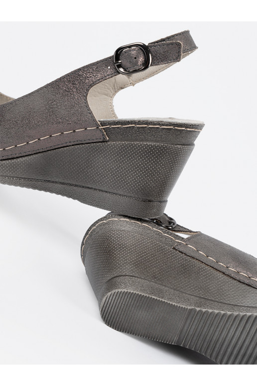 Pelēkas krāsas kurpes   Pelēkas krāsas kurpes