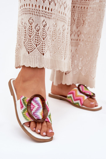 Čības  dekorēti ar sprādzēm baltas krāsas Luwam