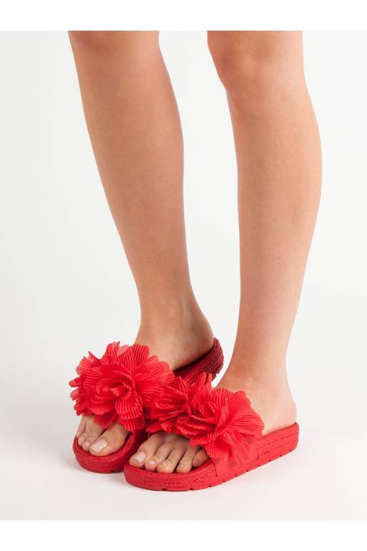 Sarkanas krāsas Čības ar puķītēm... Sarkanas krāsas Čības ar puķītēm...