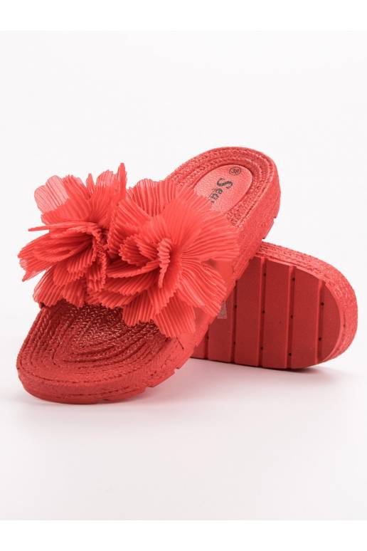 Sarkanas krāsas Čības ar puķītēm... Sarkanas krāsas Čības ar puķītēm...