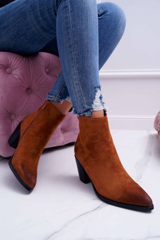 Sieviešu puszābaki ar papēdi zamšādas... Sieviešu puszābaki ar papēdi zamšādas...