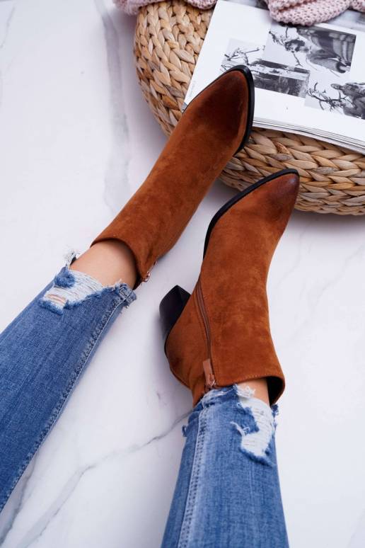 Sieviešu puszābaki ar papēdi zamšādas... Sieviešu puszābaki ar papēdi zamšādas...