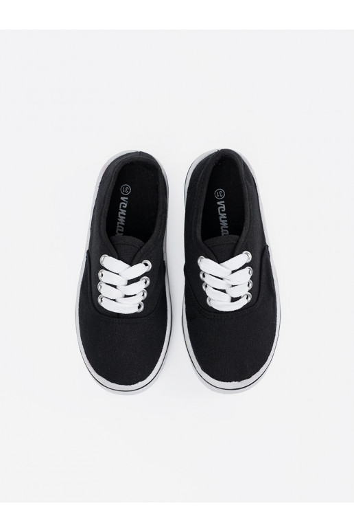  Melnas krāsas kurpes 