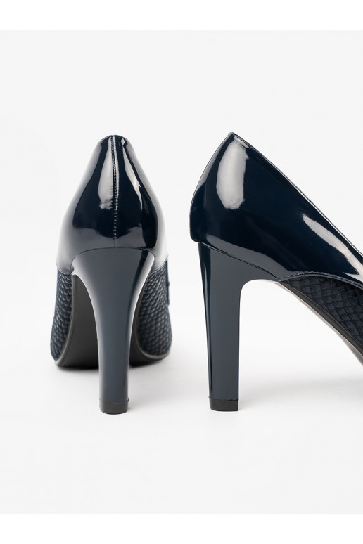  Melnas krāsas puszābaki 