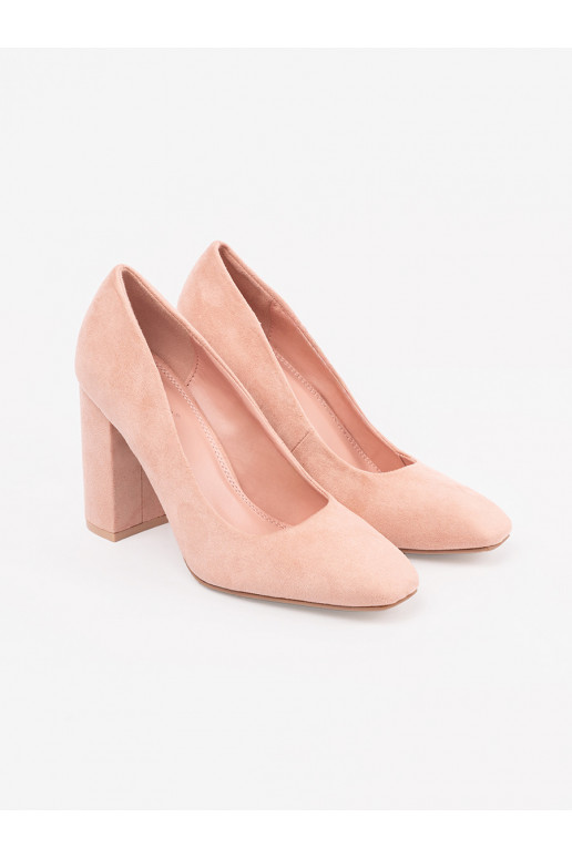  rozā krāsa puszābaki uz papēža