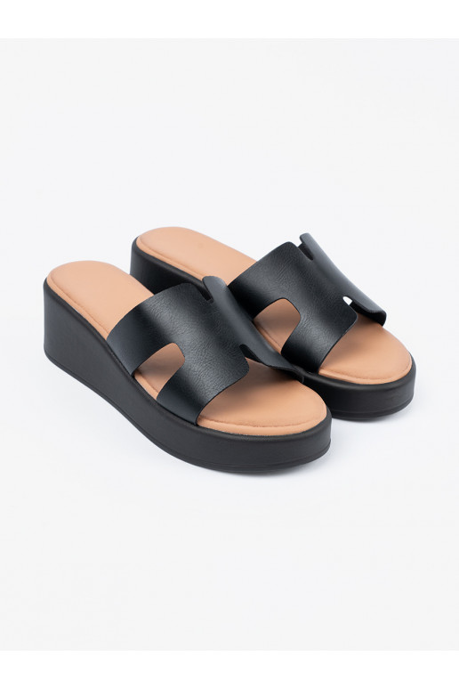 Sieviešu čības ar platformu Melnas krāsas Sieviešu čības ar platformu Melnas krāsas