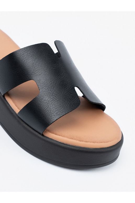 Sieviešu čības ar platformu Melnas krāsas Sieviešu čības ar platformu Melnas krāsas