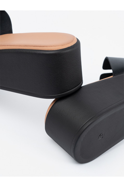 Sieviešu čības ar platformu Melnas krāsas Sieviešu čības ar platformu Melnas krāsas