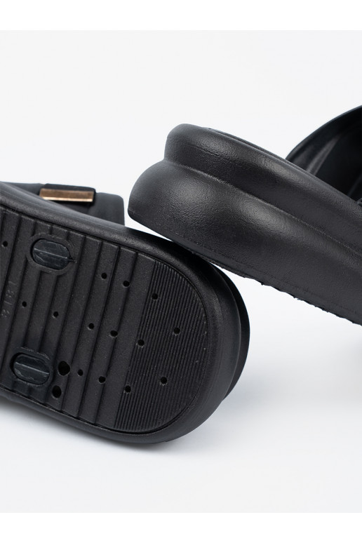 Čības ze mi klamrami ar platformu