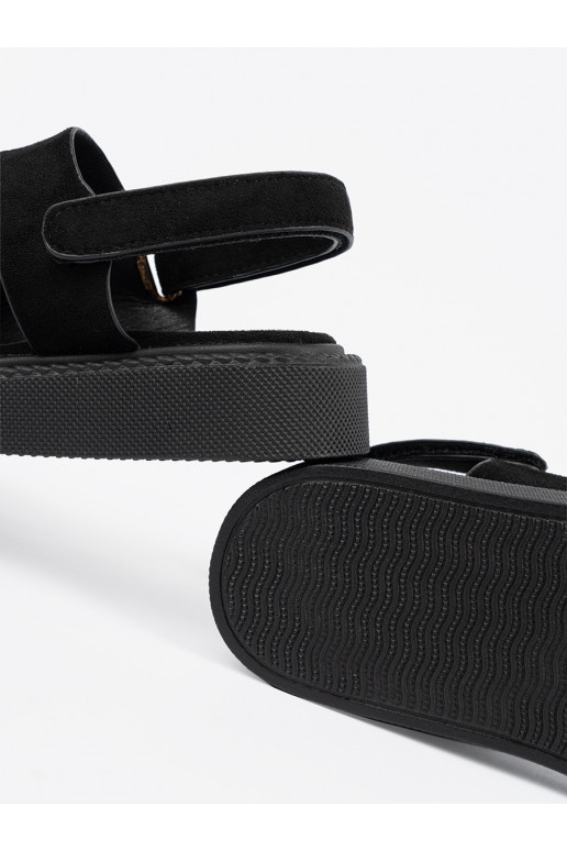 sandales Melnas krāsas ar platformu z wycięciami sandales Melnas krāsas ar platformu z wycięciami