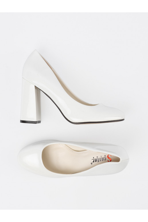 baltas krāsas puszābaki 