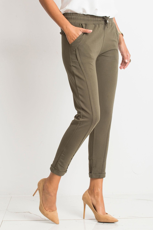 Haki krāsas bikses Pietuvināmas Haki krāsas bikses Pietuvināmas